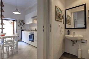Casine Apartment by Mamo Florence