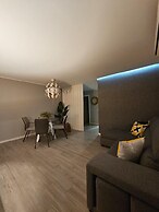 Faro Modern by Homing