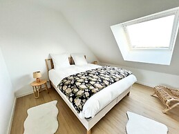 Architect-designed Villa With sea View