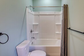 Walk to Shops & Restaurants! Dtwn Florence Unit