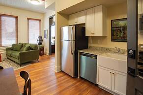 Great for Med Professionals! Dtwn Florence Condo