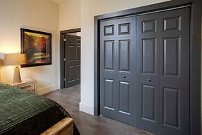 Walkable Couples Retreat in Downtown Florence