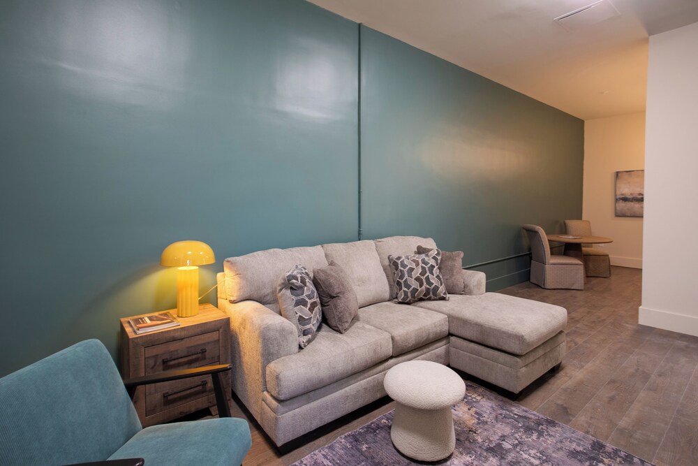 Walkable Couples Retreat in Downtown Florence