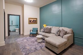 Walkable Couples Retreat in Downtown Florence