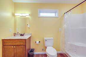 Downtown Ashland & Central Park! Fresh Condo