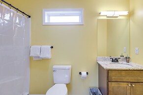 Explore Downtown Ashland! Cozy + New Apartment