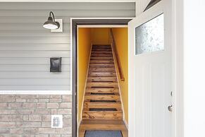 Explore Downtown Ashland! Cozy + New Apartment