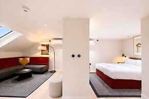 VCity Suites at Teachers