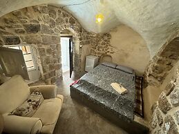 GÖZDE KONAGİ