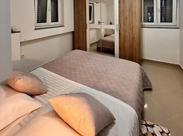 Beachfront Apartment Live