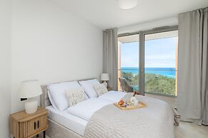 Apartment With Direct sea View