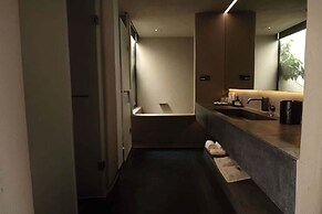 Weizhou Island Coral Reef Hotel