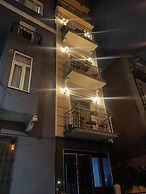 Omar Suite 360