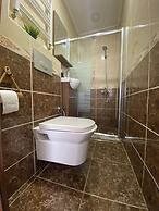 Omar Suite 360