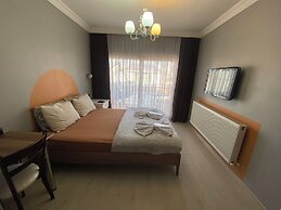 Omar Suite 360