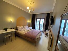 Omar Suite 360