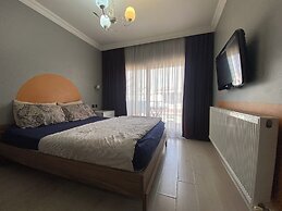 Omar Suite 360