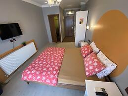 Omar Suite 360
