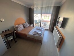 Omar Suite 360