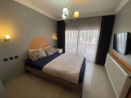 Omar Suite 360