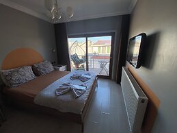 Omar Suite 360