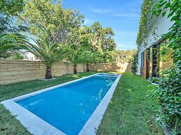 Luxury Pool Home - Downtown Brickell