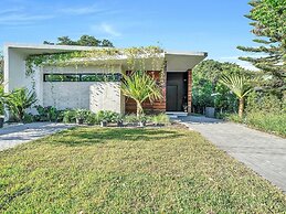 Luxury Pool Home - Downtown Brickell