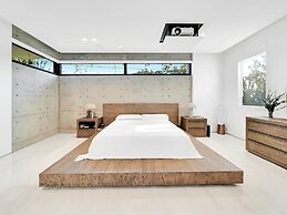Luxury Pool Home - Downtown Brickell