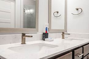 Affordable 2-bedroom Fishers Pool View