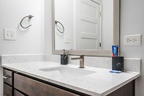 Affordable 2-bedroom Fishers Pool View