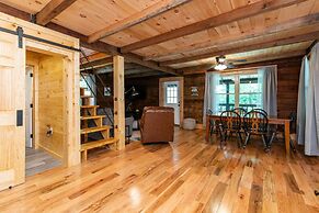 Hot Tub, Wifi & Pet-friendly - Pilot Point