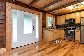 Hot Tub, Wifi & Pet-friendly - Pilot Point