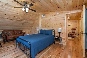 Hot Tub, Wifi & Pet-friendly - Pilot Point