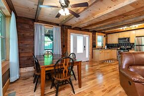 Hot Tub, Wifi & Pet-friendly - Pilot Point