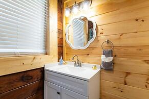 Hot Tub, Wifi & Pet-friendly - Pilot Point