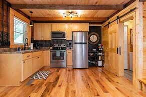Hot Tub, Wifi & Pet-friendly - Pilot Point
