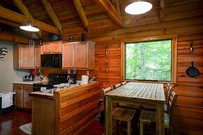 Hot Tub & Wifi - Hidden Chalet Red River Gorge, KY