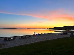 Walkout Beachfront Condo: Pointes North Resort 106