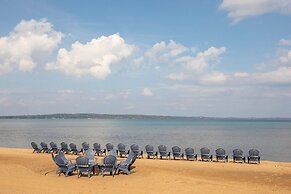 Walkout Beachfront Condo: Pointes North Resort 106
