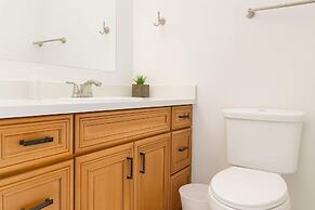 Marbella Lane - 4BR Alluring Home