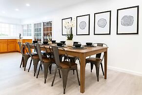 Marbella Lane - 4BR Alluring Home