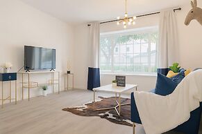 Marbella Lane - 4BR Alluring Home