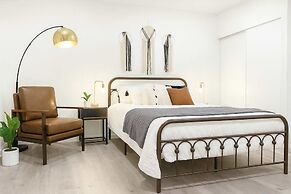 Marbella Lane - 4BR Alluring Home