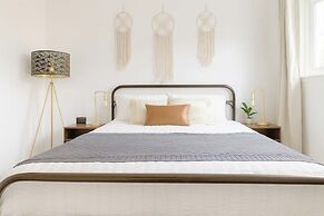 Marbella Lane - 4BR Alluring Home