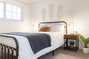 Marbella Lane - 4BR Alluring Home