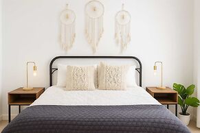 Marbella Lane - 4BR Alluring Home