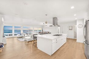 Marbella Lane-oceanfront Retreat w Stunning View