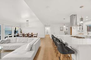 Marbella Lane-oceanfront Retreat w Stunning View