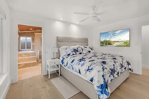 Marbella Lane-oceanfront Retreat w Stunning View