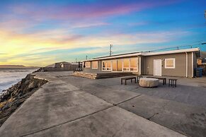 Marbella Lane-oceanfront Retreat w Stunning View